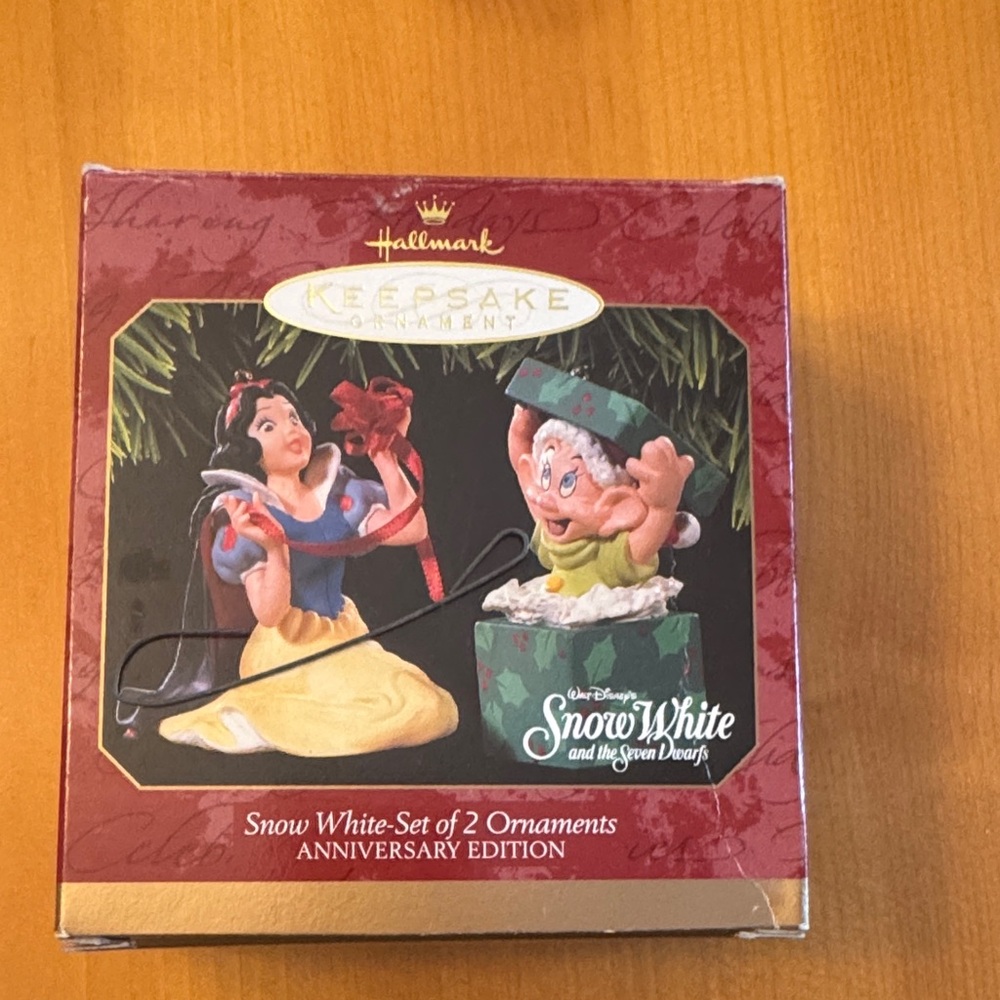 Hallmark Snow White Ornament Set - Red and Yellow